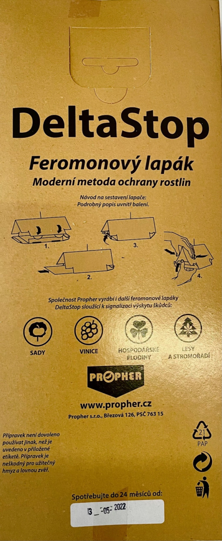 PUŁAPKI FEROMONOWE (monitorowanie i wyłapywanie) PUŁAPKI FEROMONOWE (monitorowanie i wyłapywanie)